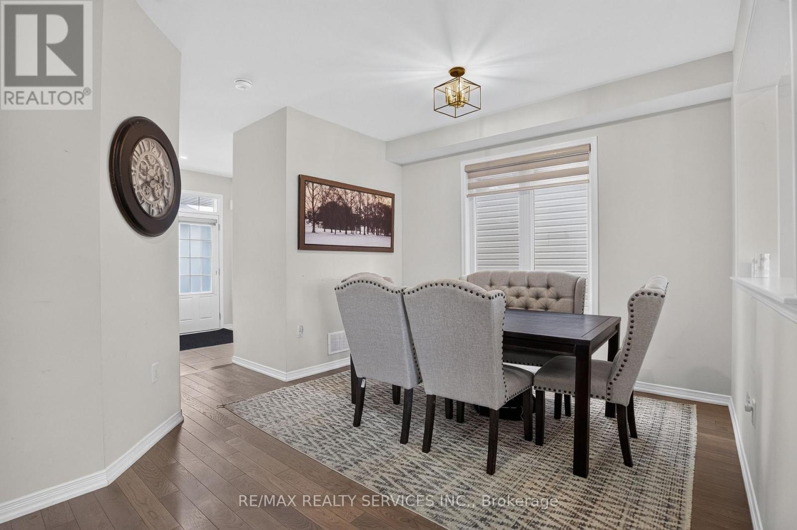 8 MUNRO CIRCLE - 8