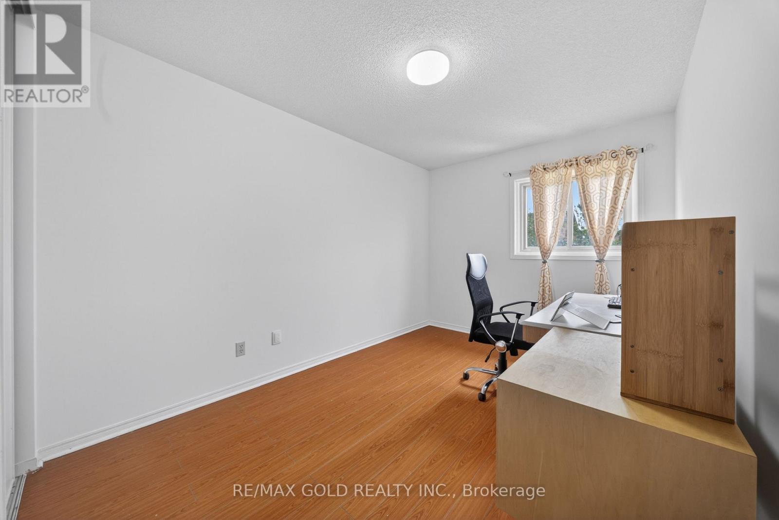 949 BLIZZARD ROAD - 34
