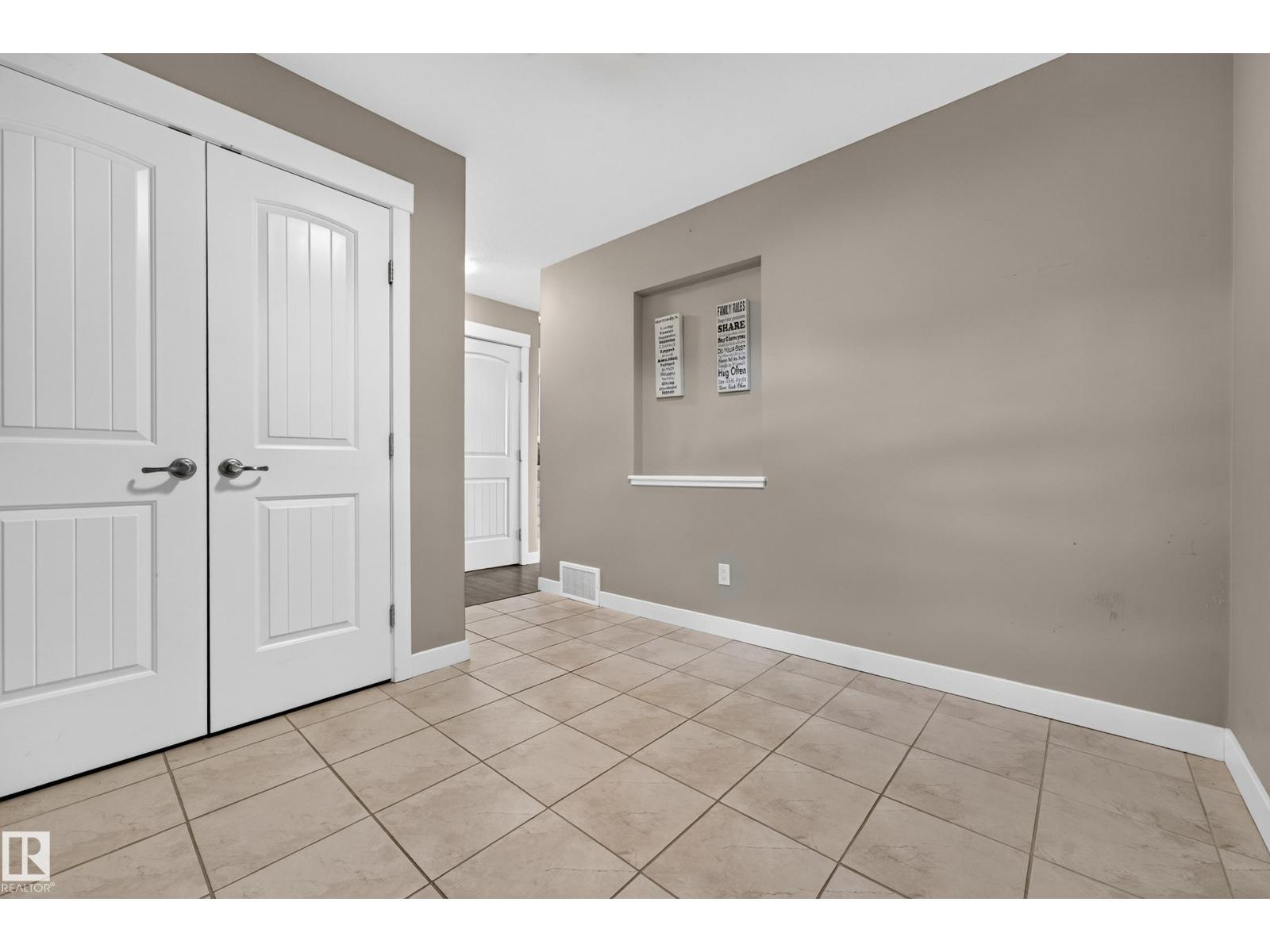 186 REED PL - 17