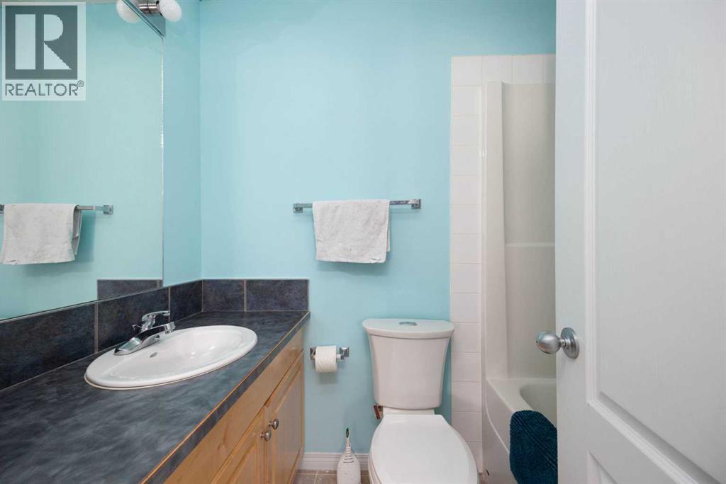 #7 220 Swanson Crescent - 23
