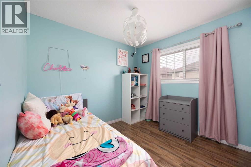 #7 220 Swanson Crescent - 22