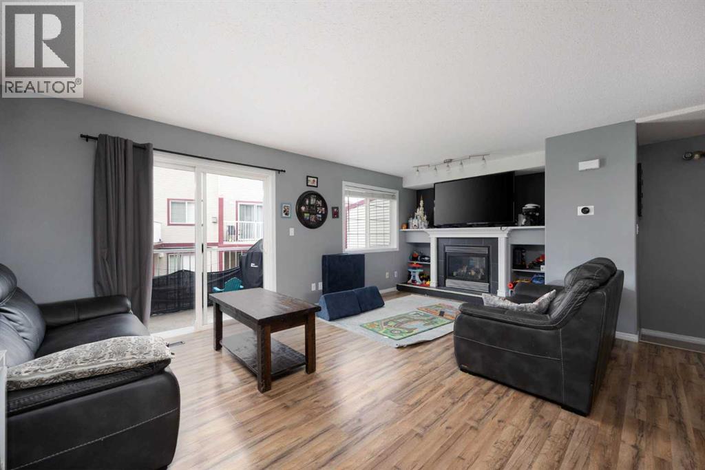 #7 220 Swanson Crescent - 12