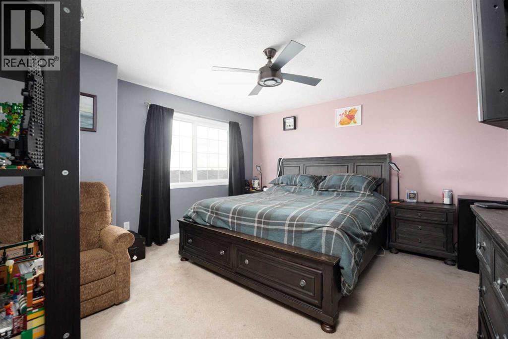 #7 220 Swanson Crescent - 24