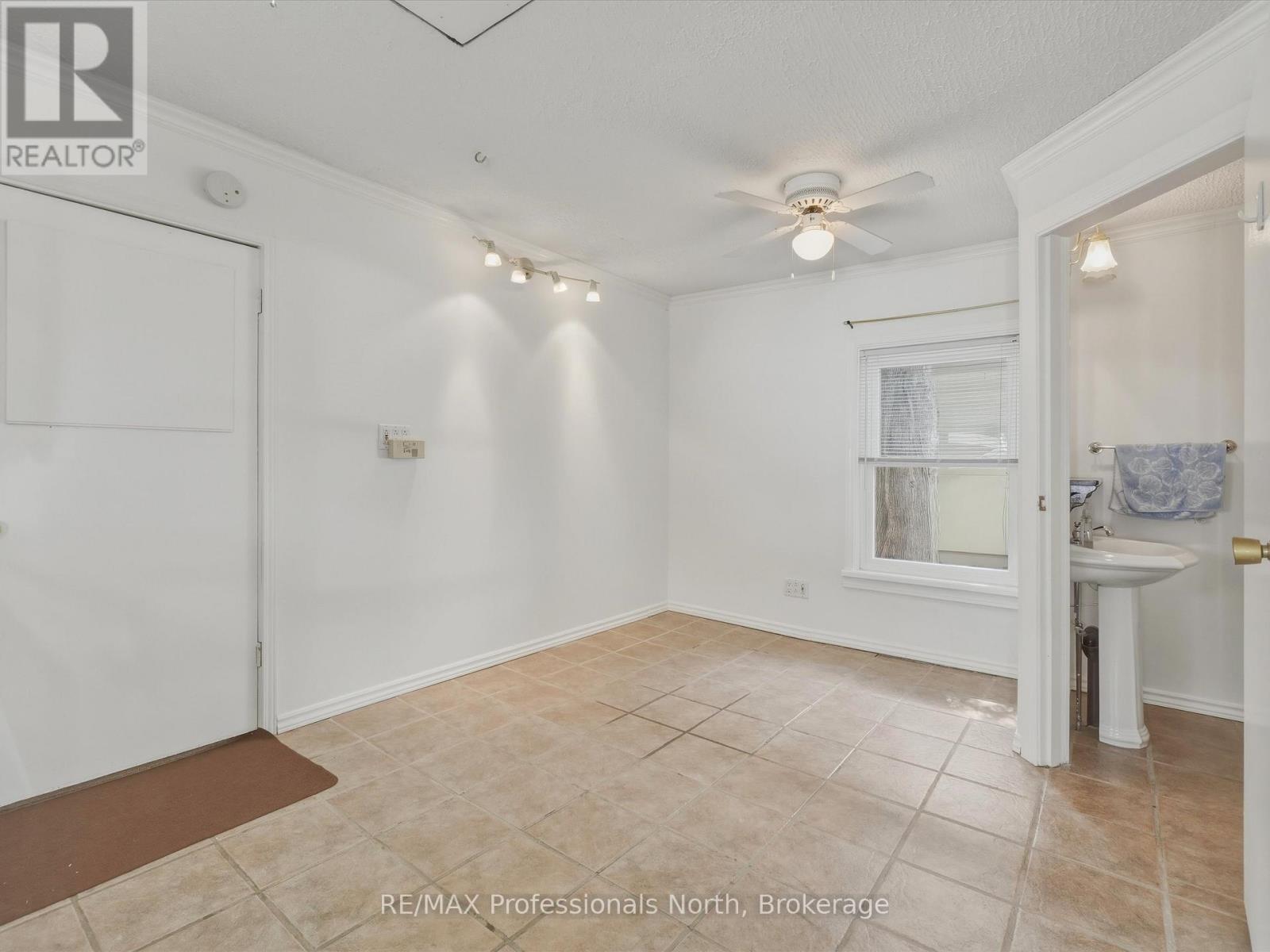 213 JAMES STREET - 20