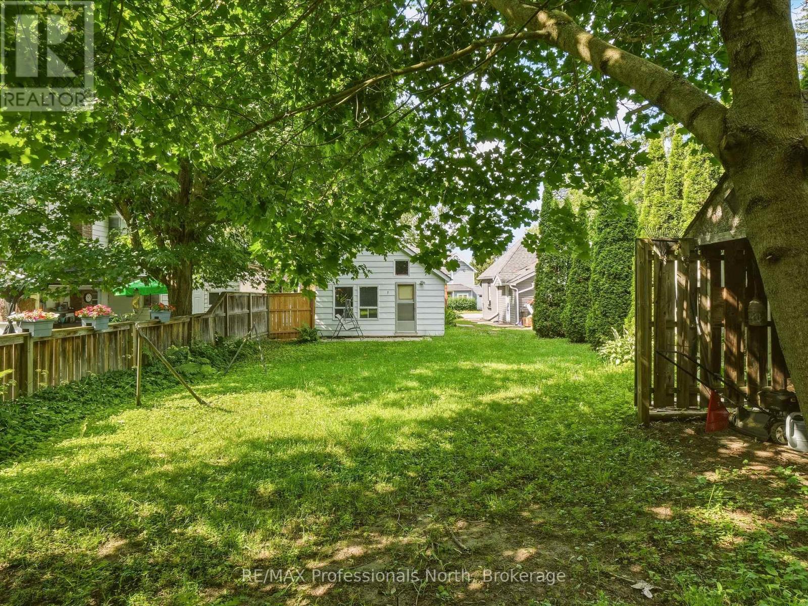 213 JAMES STREET - 29