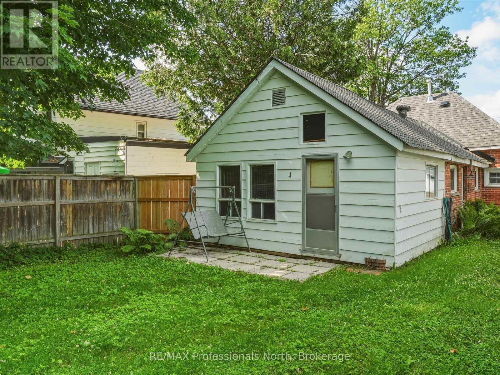 213 JAMES STREET - 3