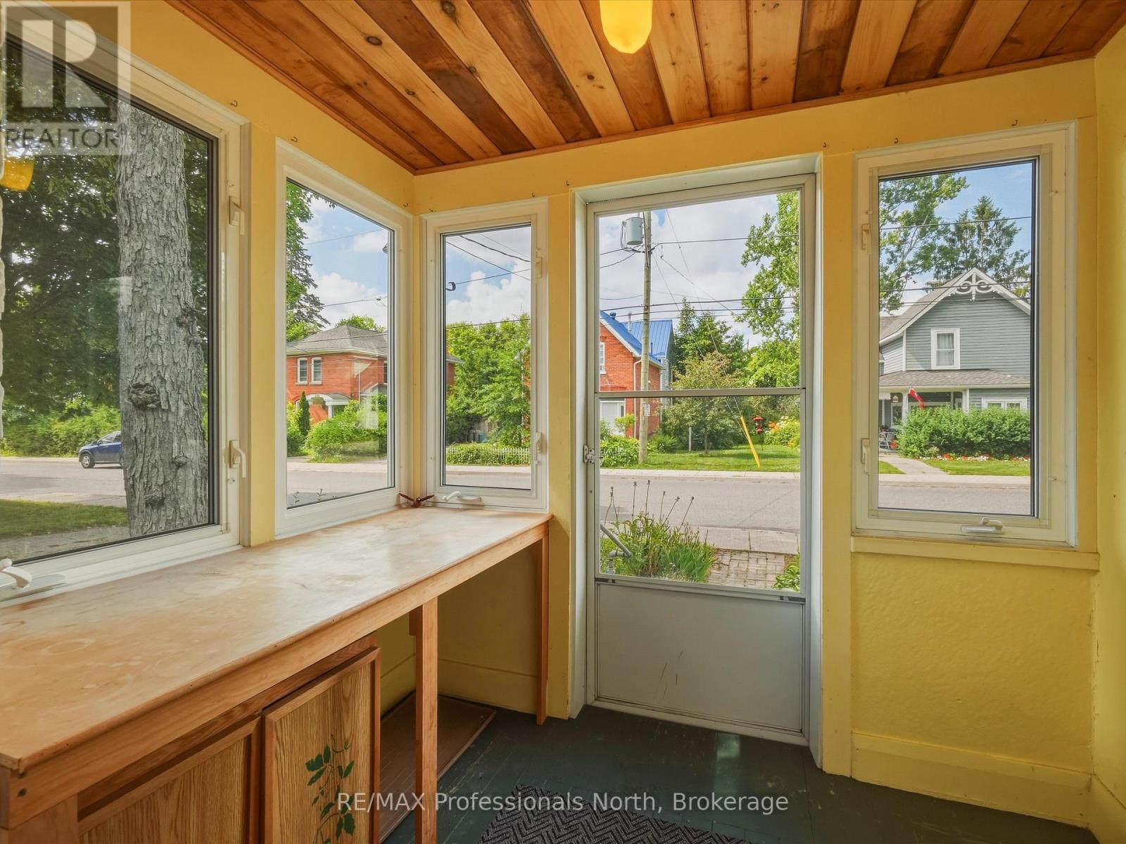 213 JAMES STREET - 5