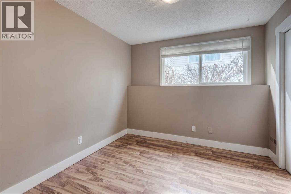 11452 8 Street SW - 18