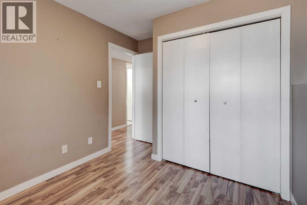11452 8 Street SW - 23