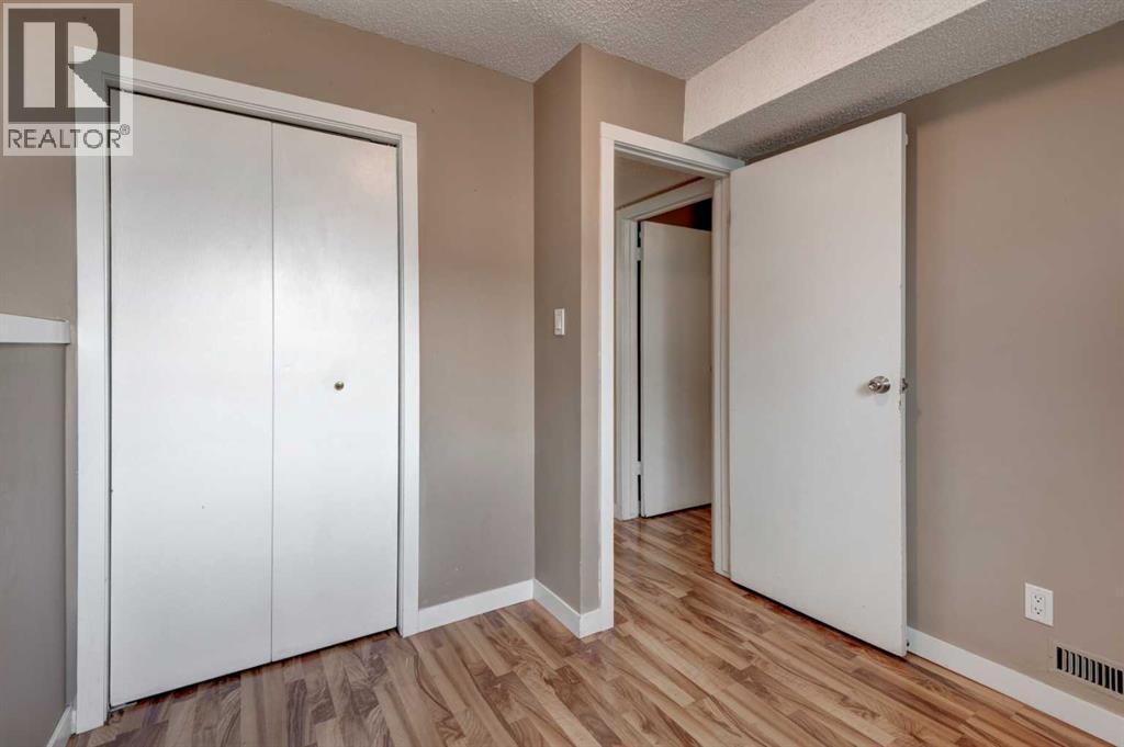 11452 8 Street SW - 21