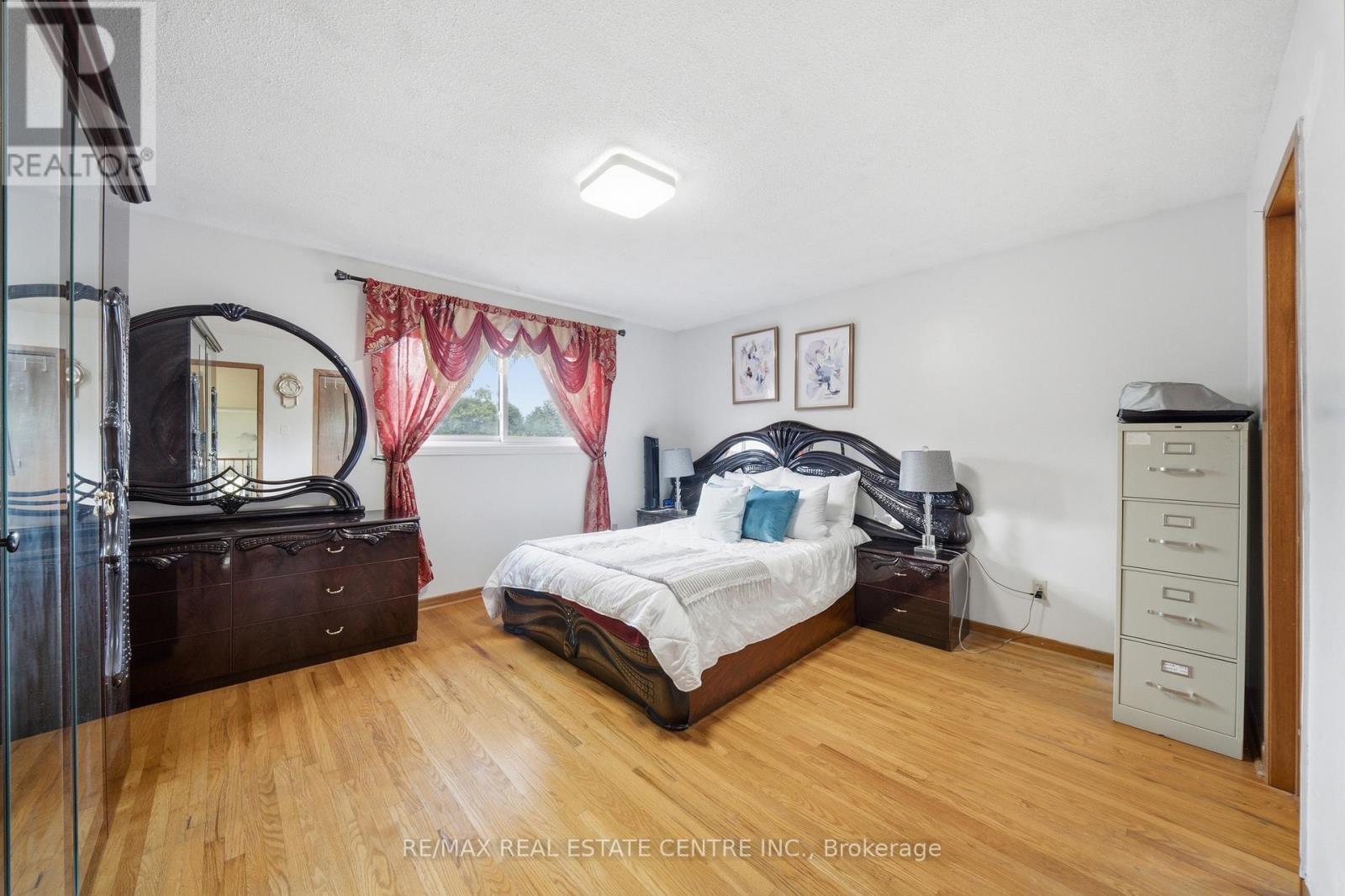 4 MANORCREST STREET - Image 20