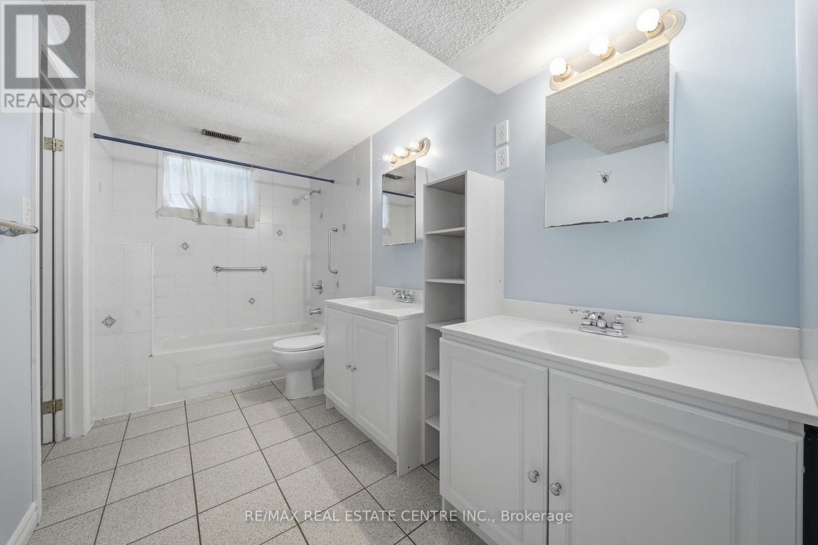 4 MANORCREST STREET - Image 34