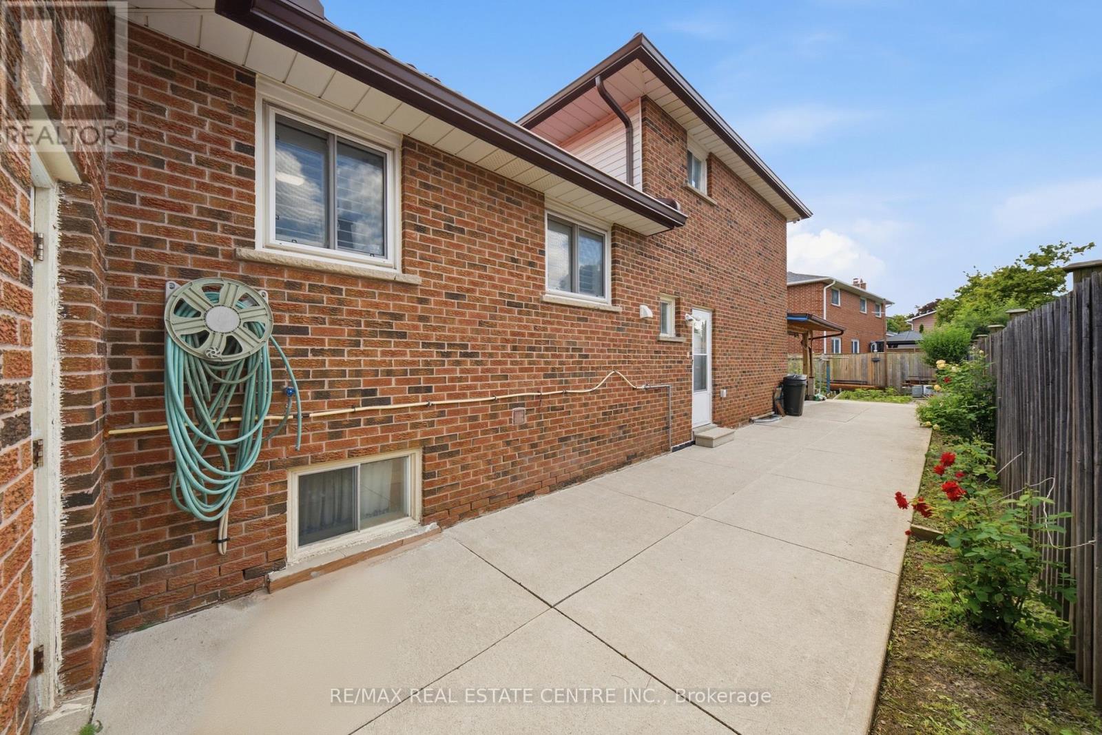 4 MANORCREST STREET - Image 40