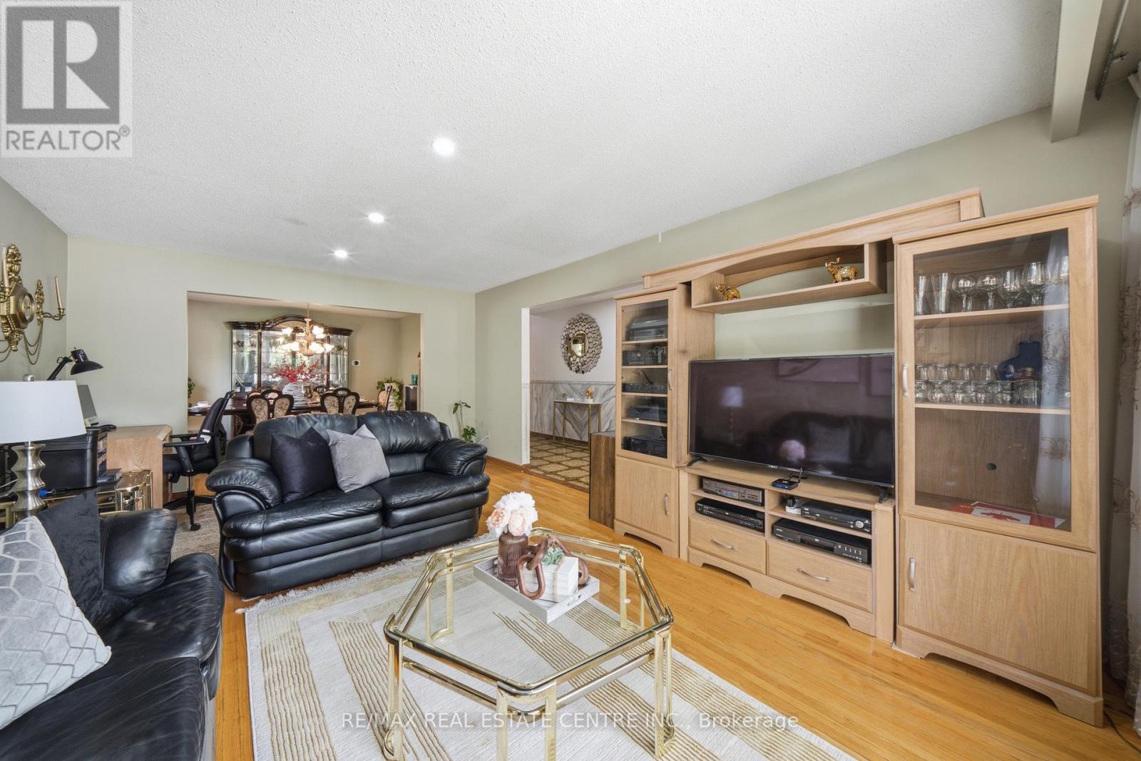 4 MANORCREST STREET - Image 9