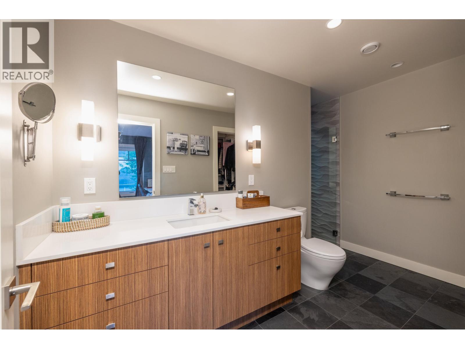 4786 MEADFEILD COURT, West Vancouver