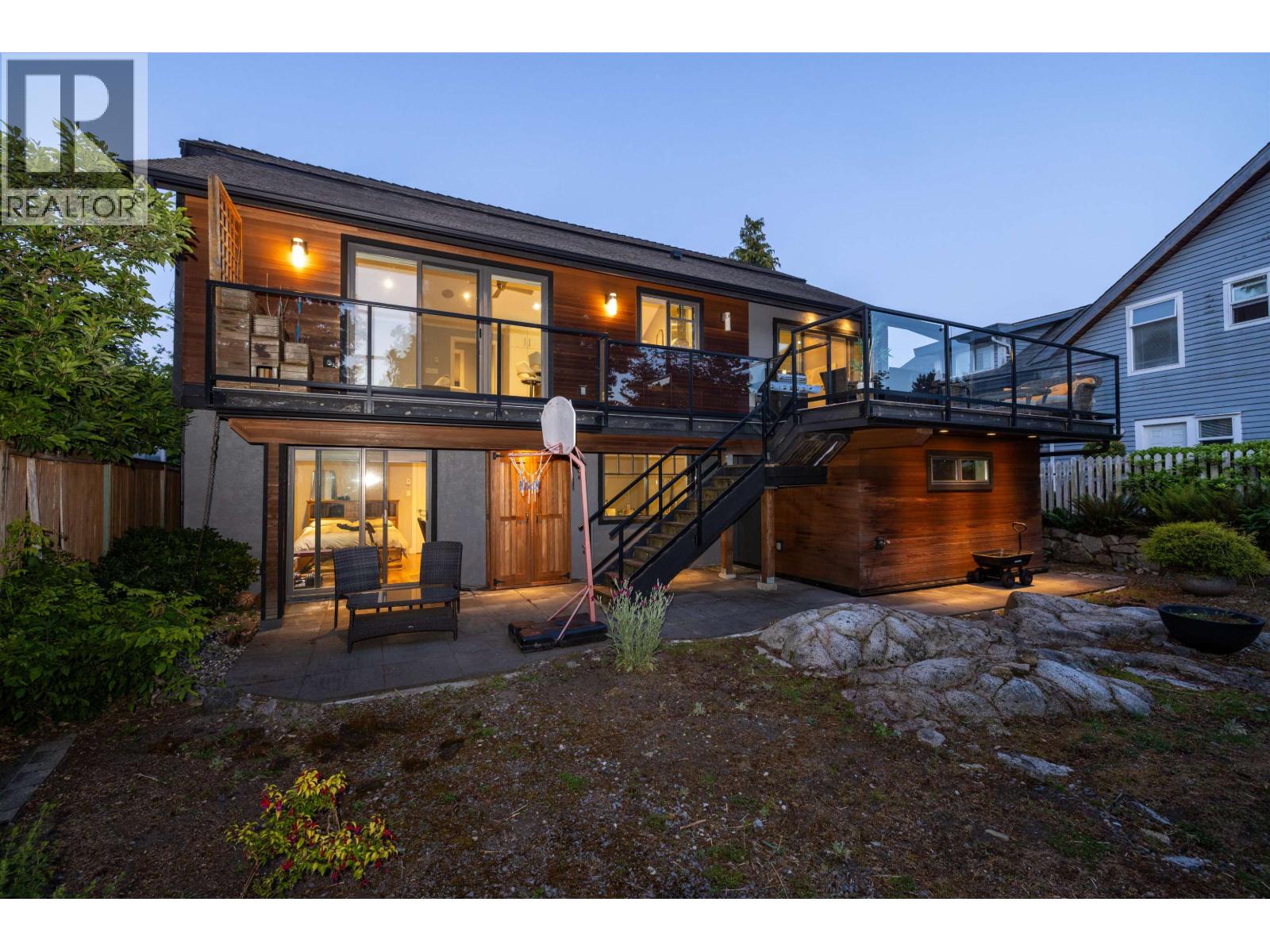 4786 MEADFEILD COURT, West Vancouver