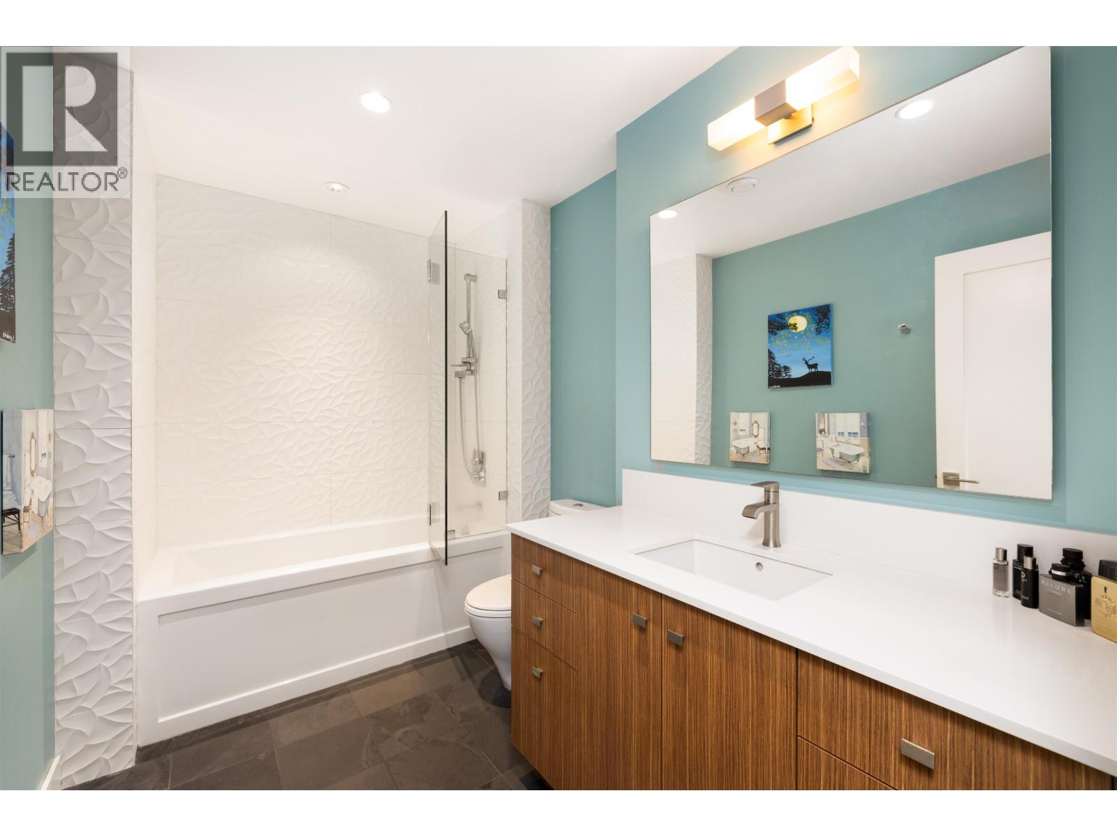 4786 MEADFEILD COURT, West Vancouver