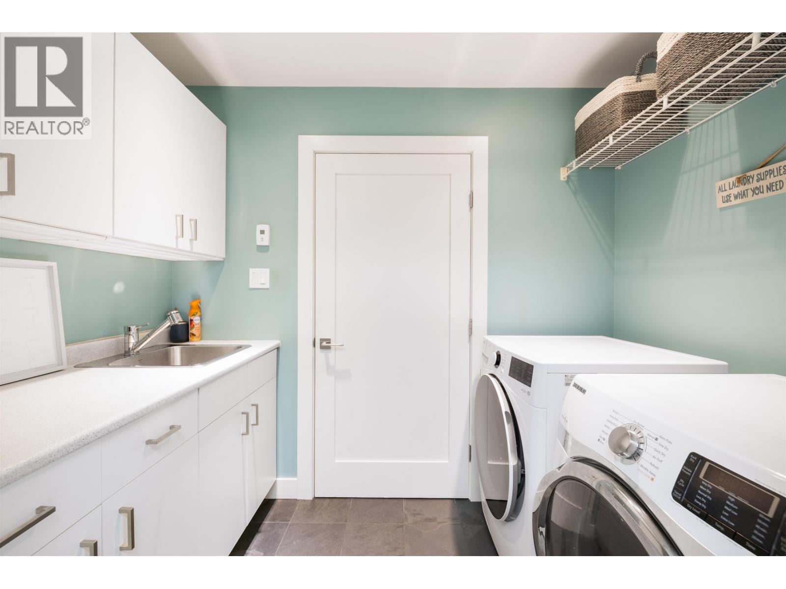 4786 MEADFEILD COURT, West Vancouver