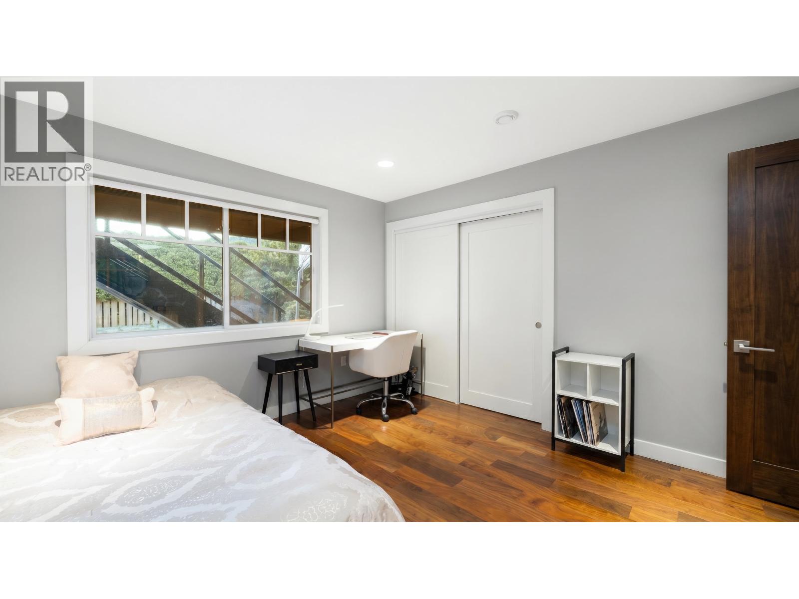 4786 MEADFEILD COURT, West Vancouver