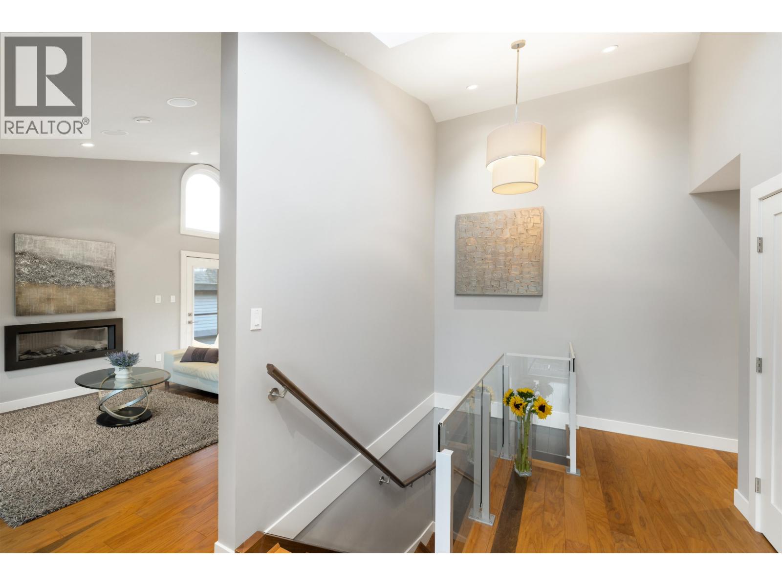 4786 MEADFEILD COURT, West Vancouver
