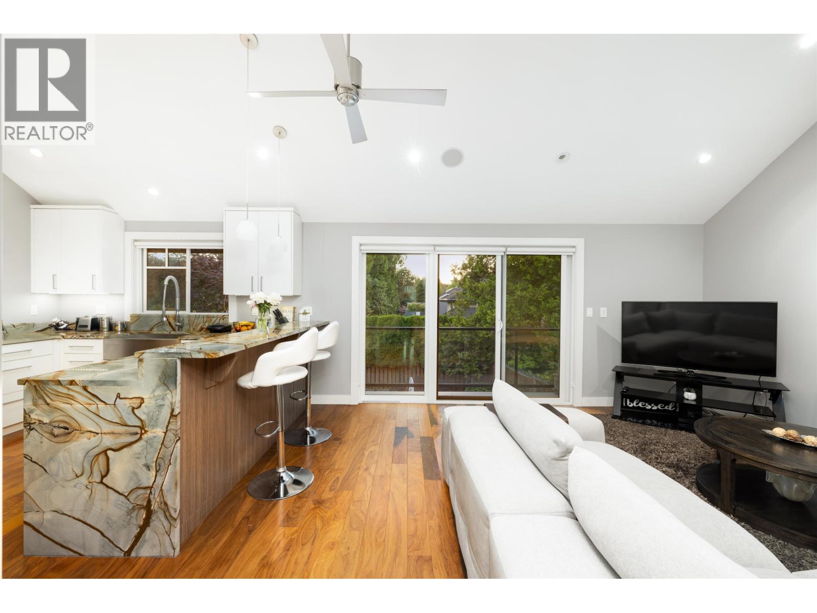 4786 MEADFEILD COURT, West Vancouver