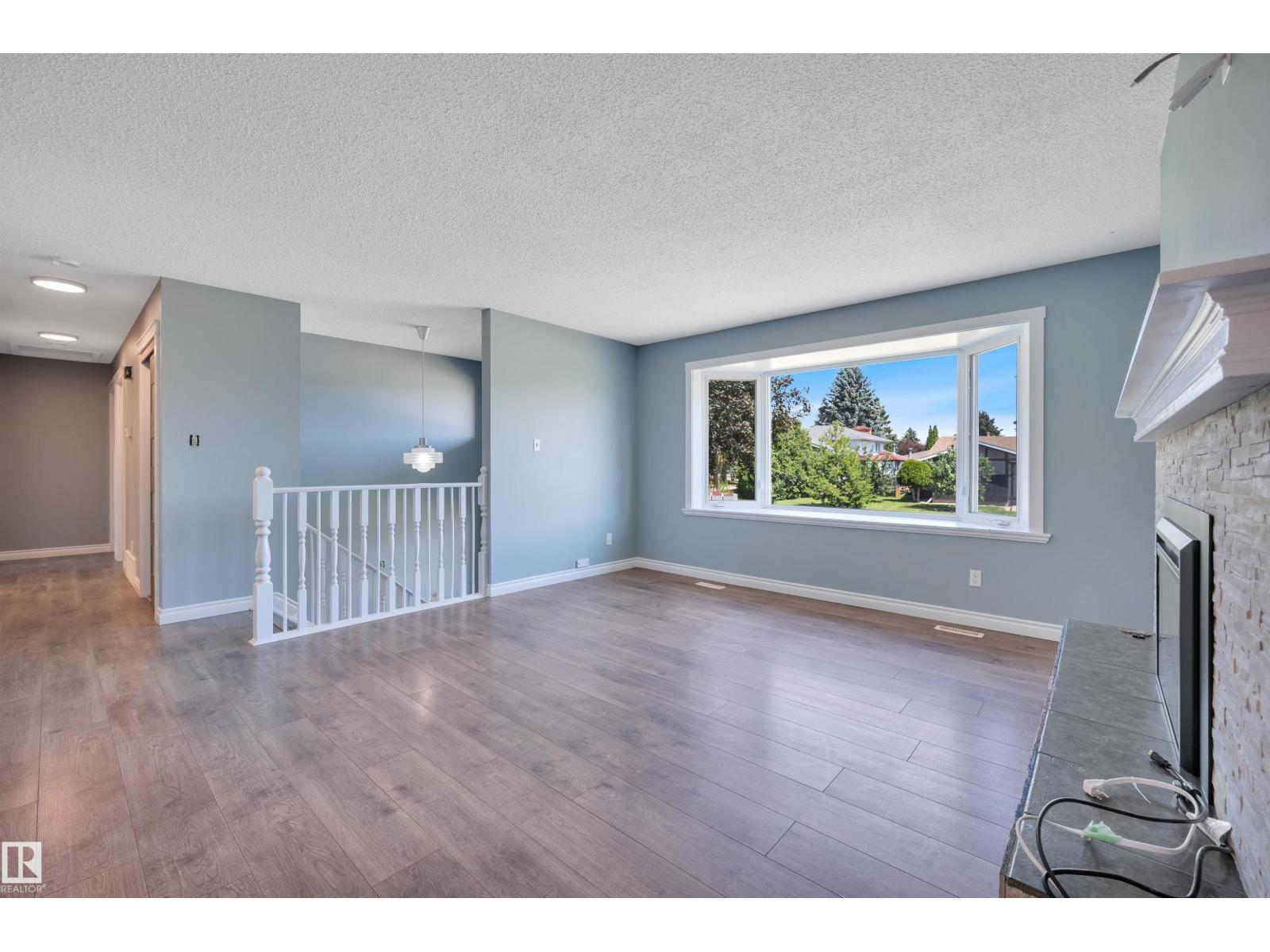 18 MALVERN DR - 10