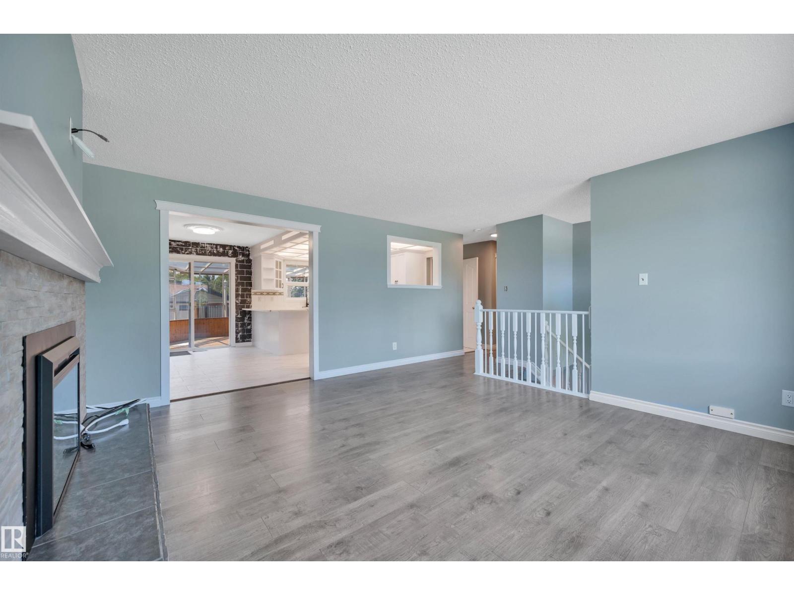 18 MALVERN DR — photo 11