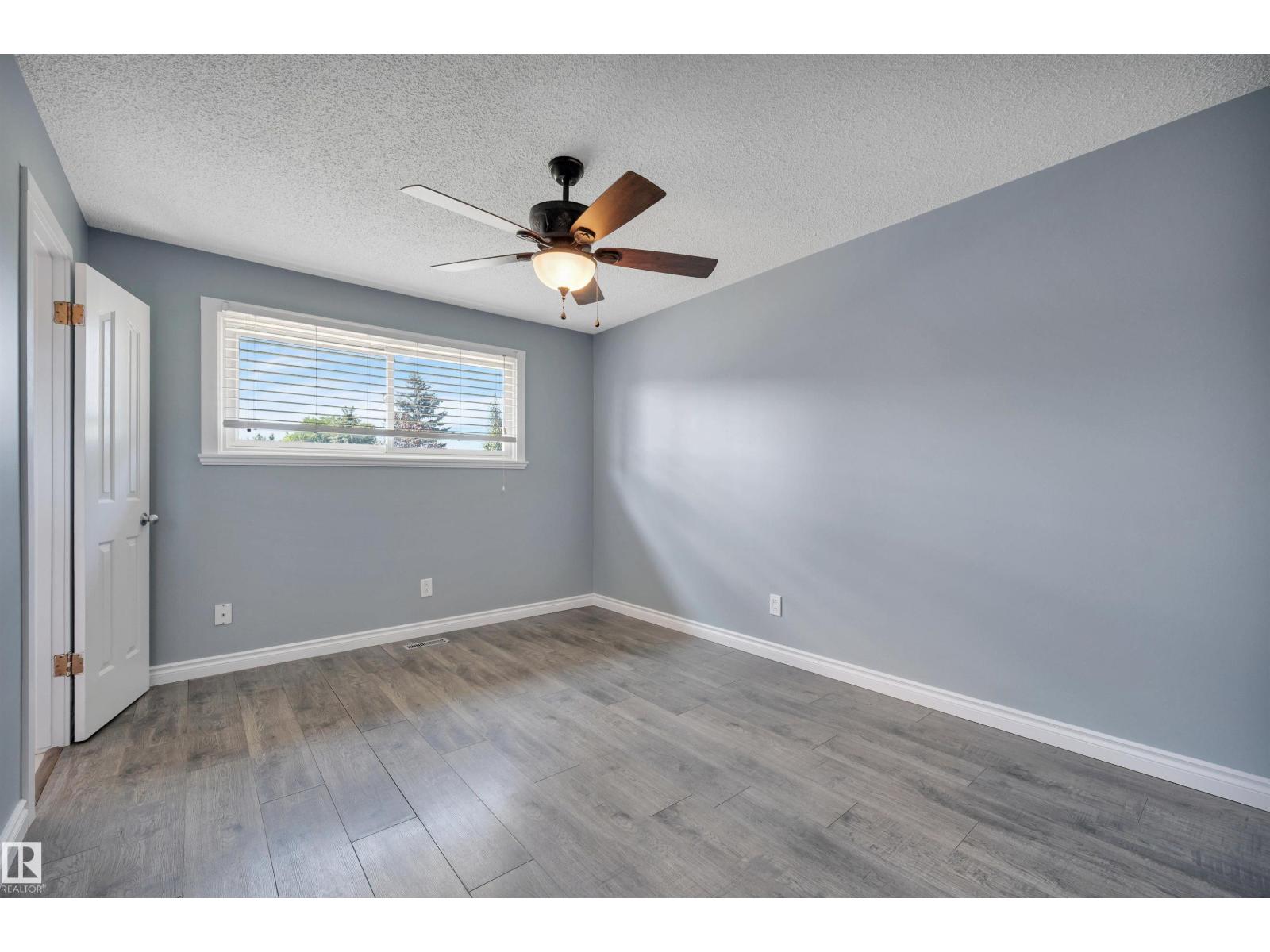 18 MALVERN DR - 20