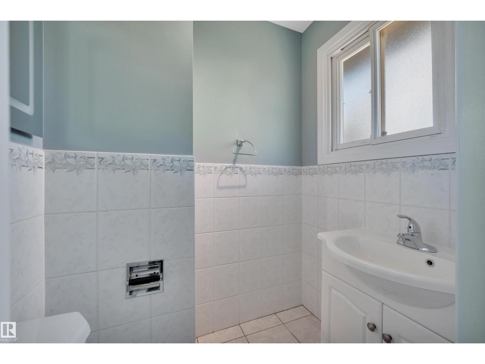18 MALVERN DR - 23