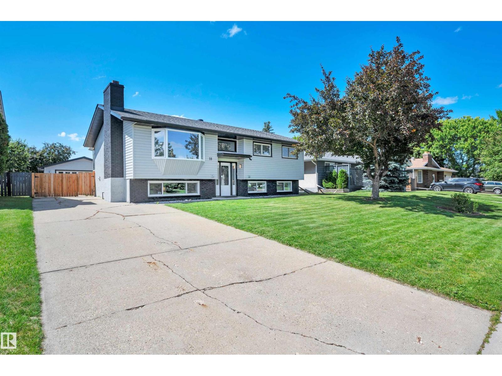 18 MALVERN DR, Mills Haven, Sherwood Park photo 4