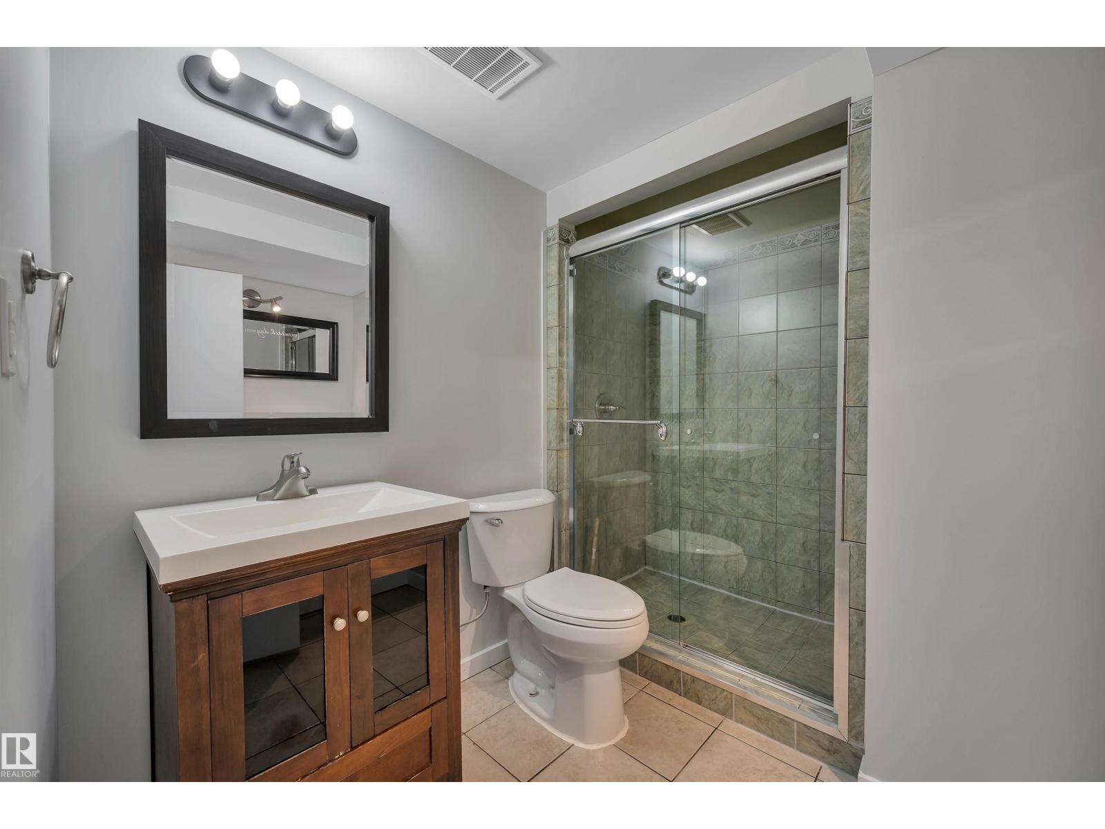 18 MALVERN DR — photo 41