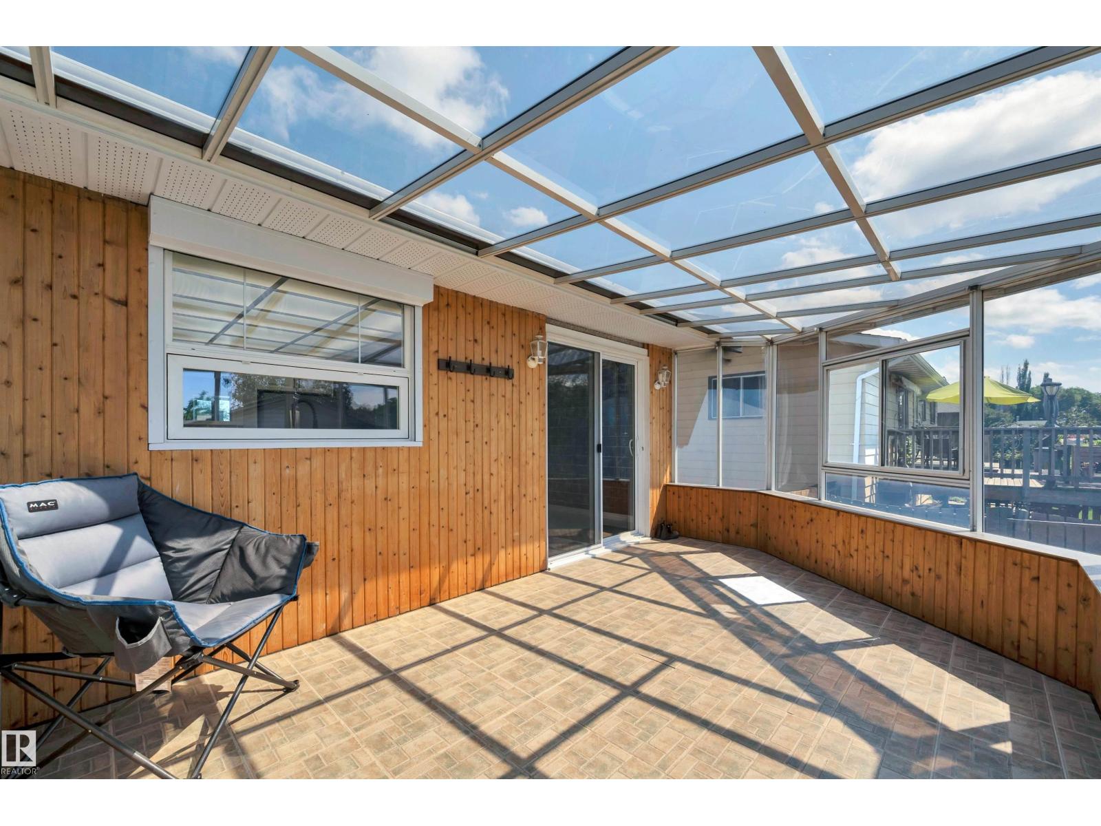 18 MALVERN DR - 44