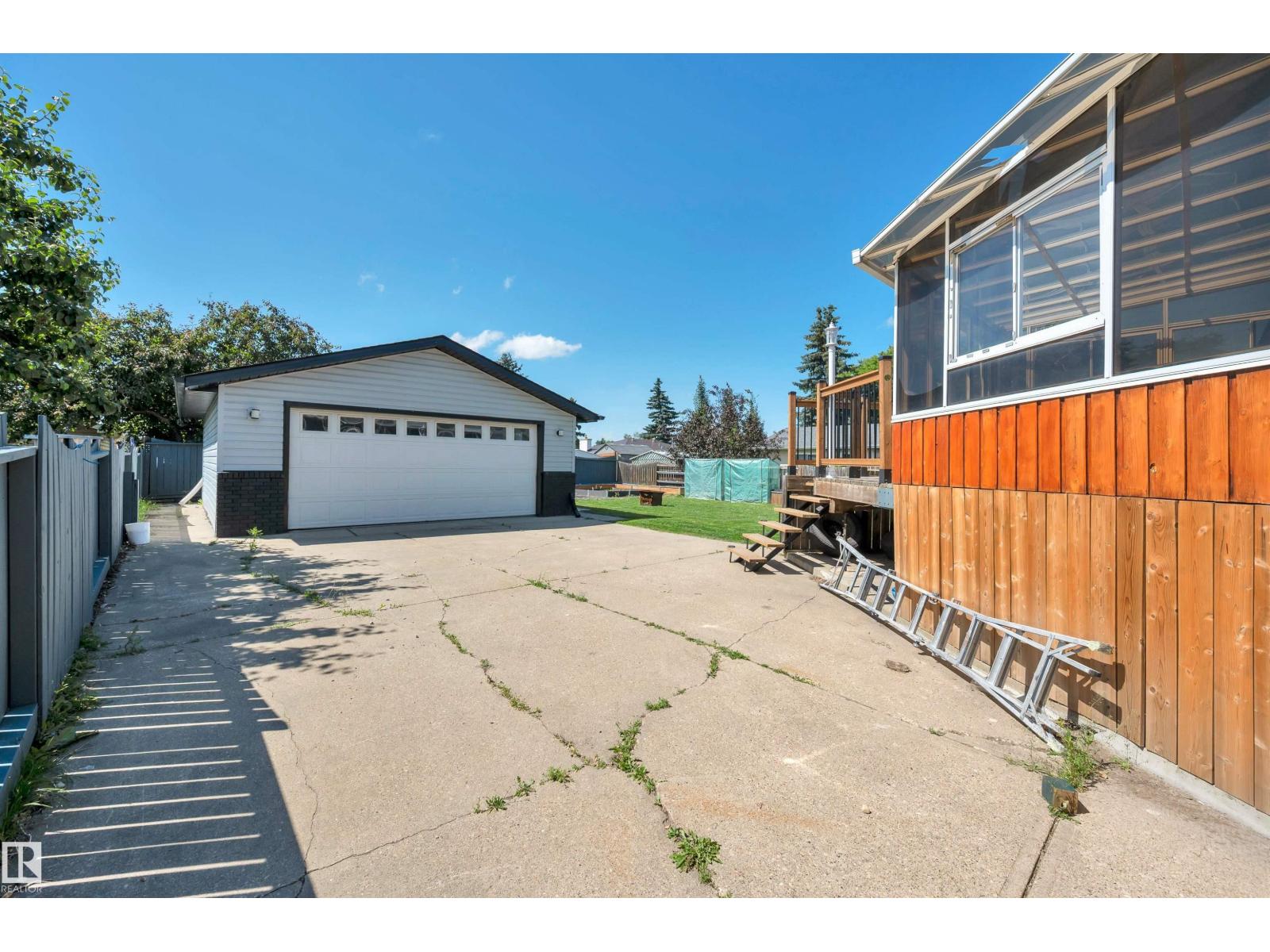 18 MALVERN DR - 47