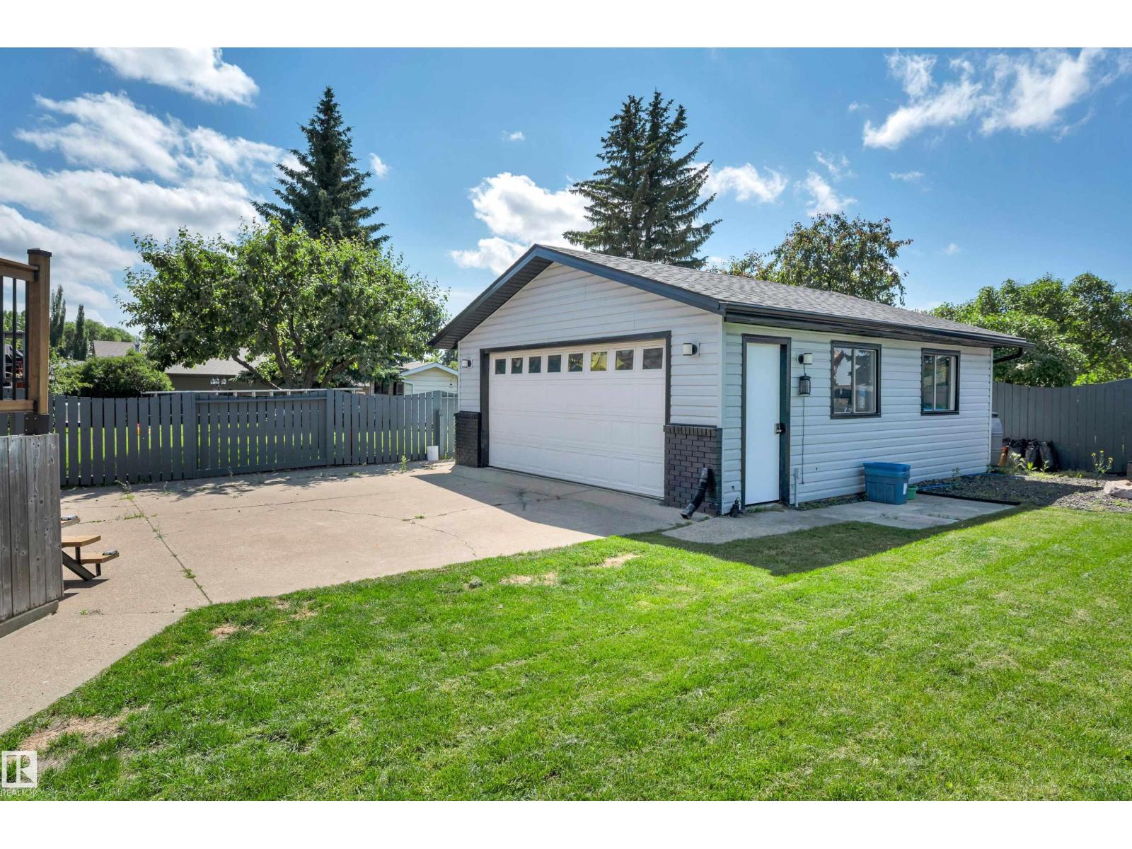 18 MALVERN DR - 55