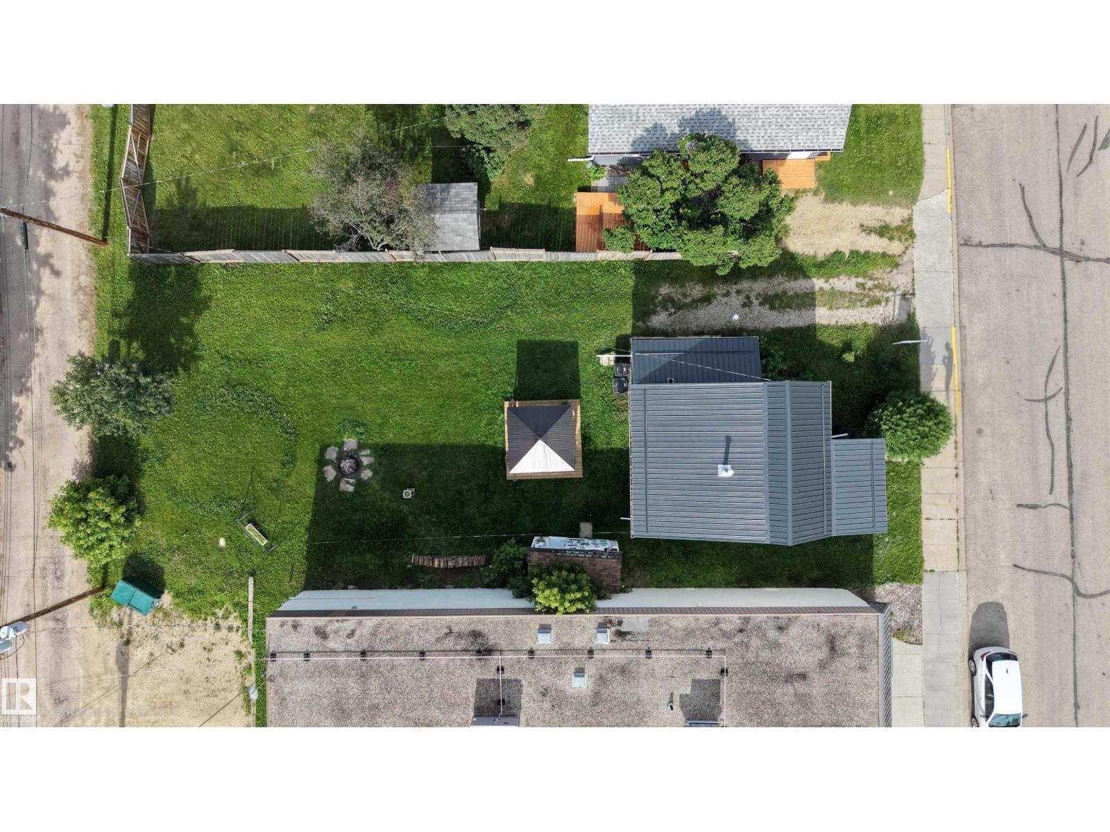 4912 49 AV - photo 2