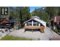 7326 Glacier Drive, Radium Hot Springs, BC V0A1M0 Photo 11