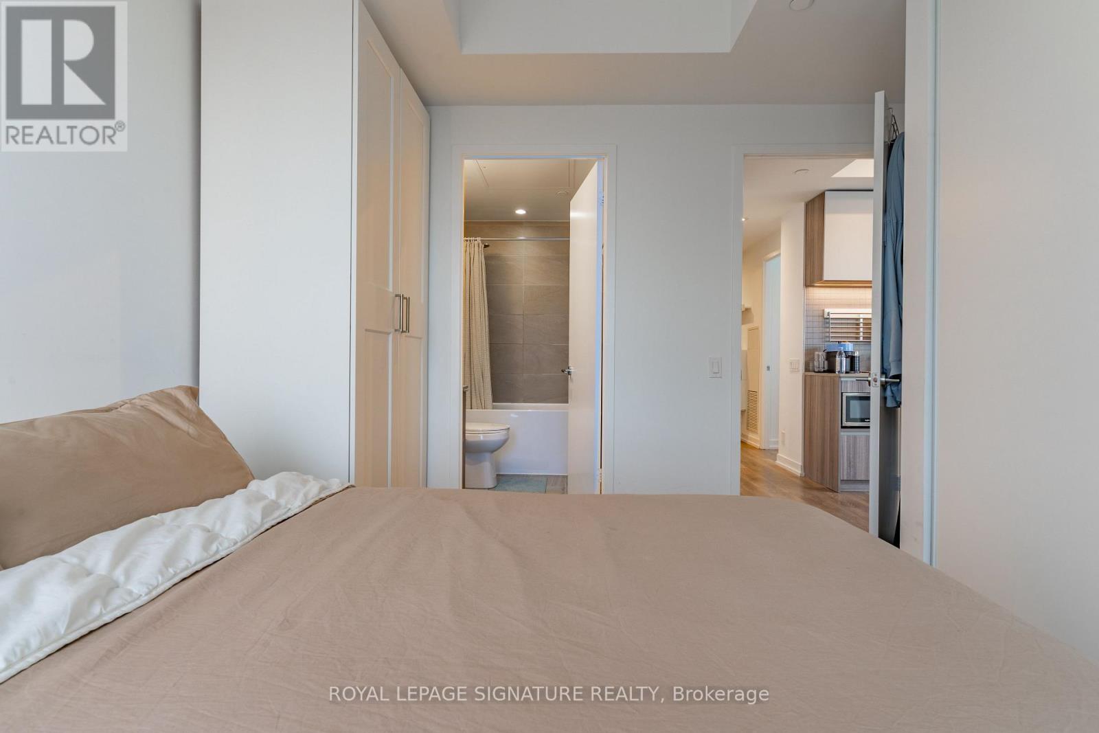 #5903 898 PORTAGE PARKWAY - 12