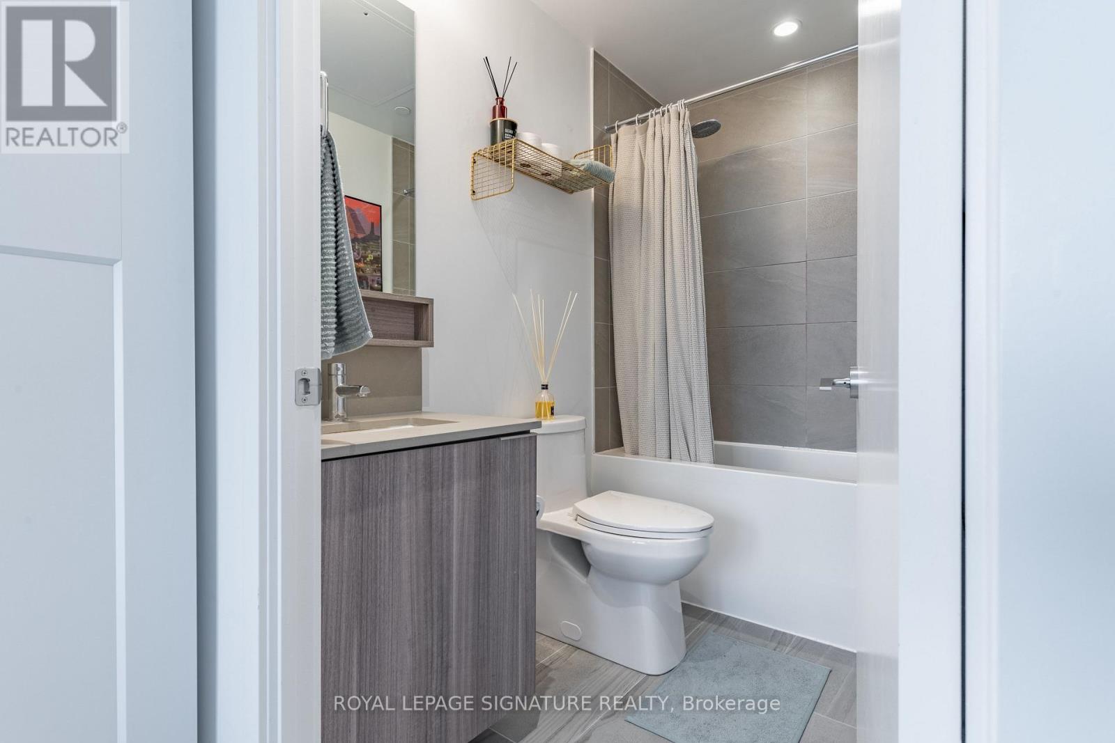 #5903 898 PORTAGE PARKWAY - 13