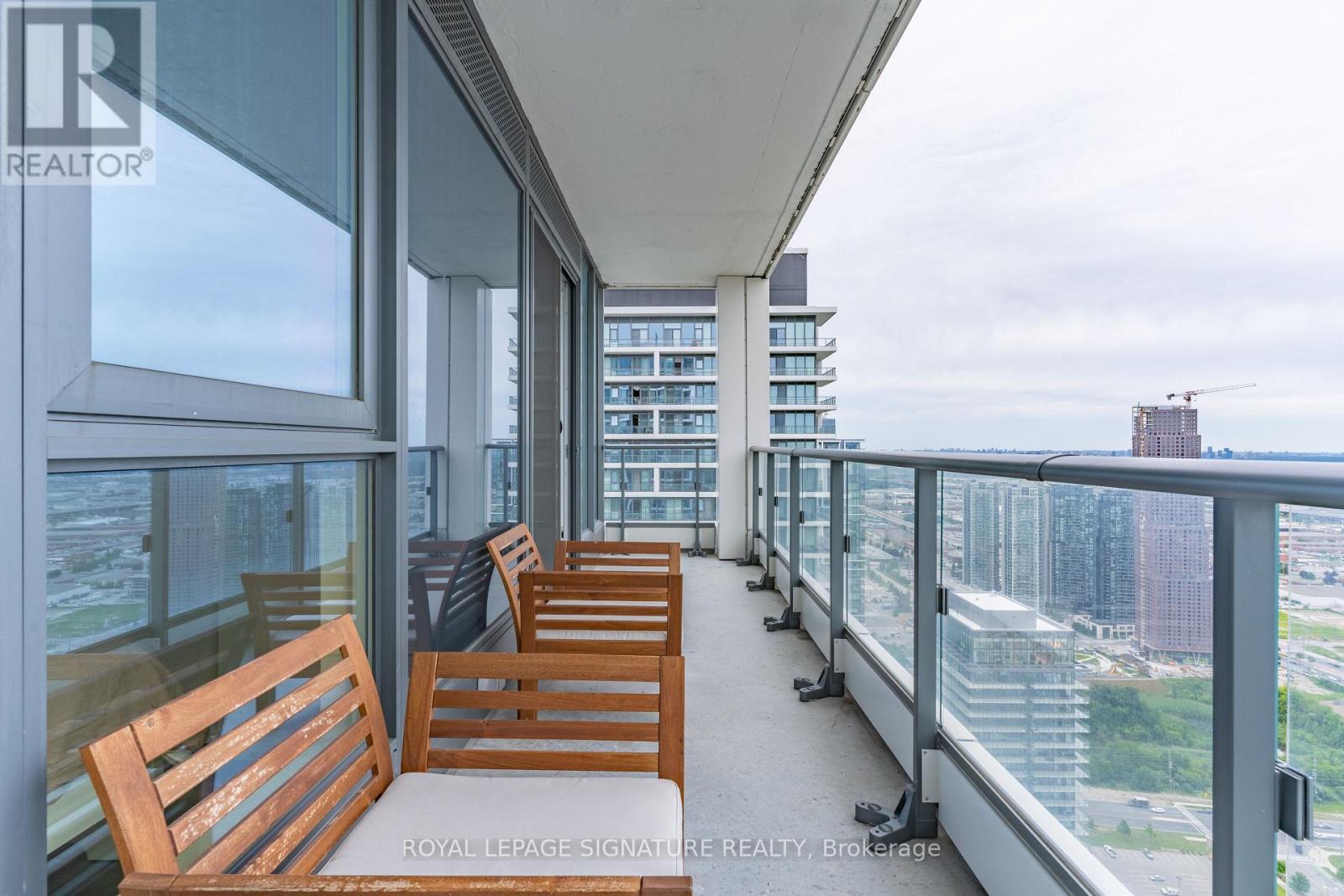 #5903 898 PORTAGE PARKWAY - 21