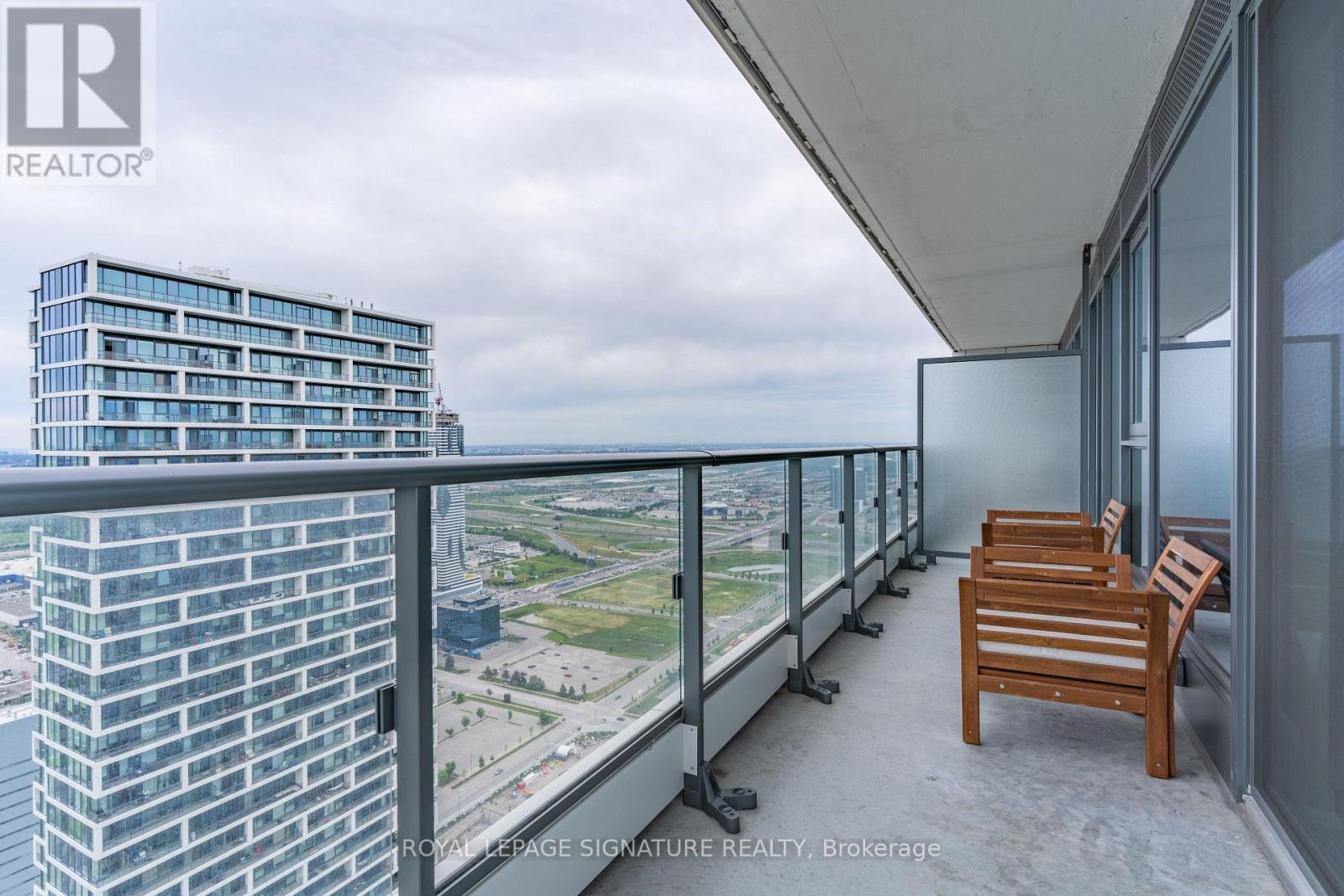 #5903 898 PORTAGE PARKWAY - 22