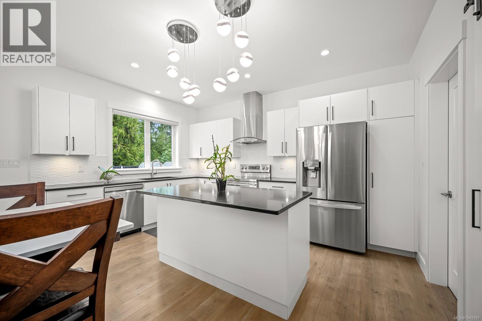 2583 Steele Cres, Courtenay