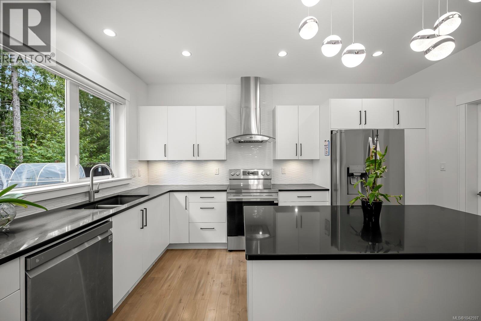 2583 Steele Cres, Courtenay