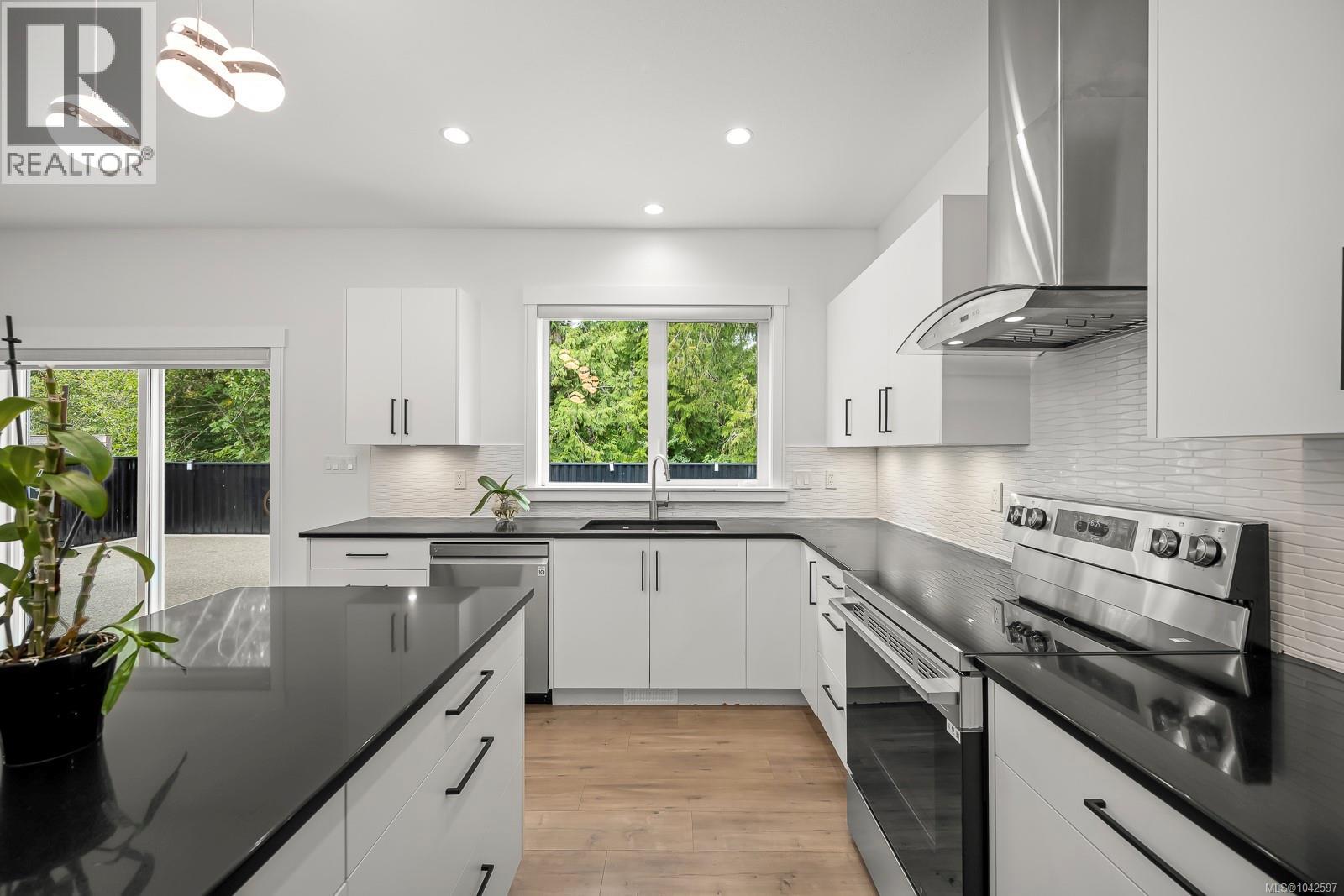 2583 Steele Cres, Courtenay