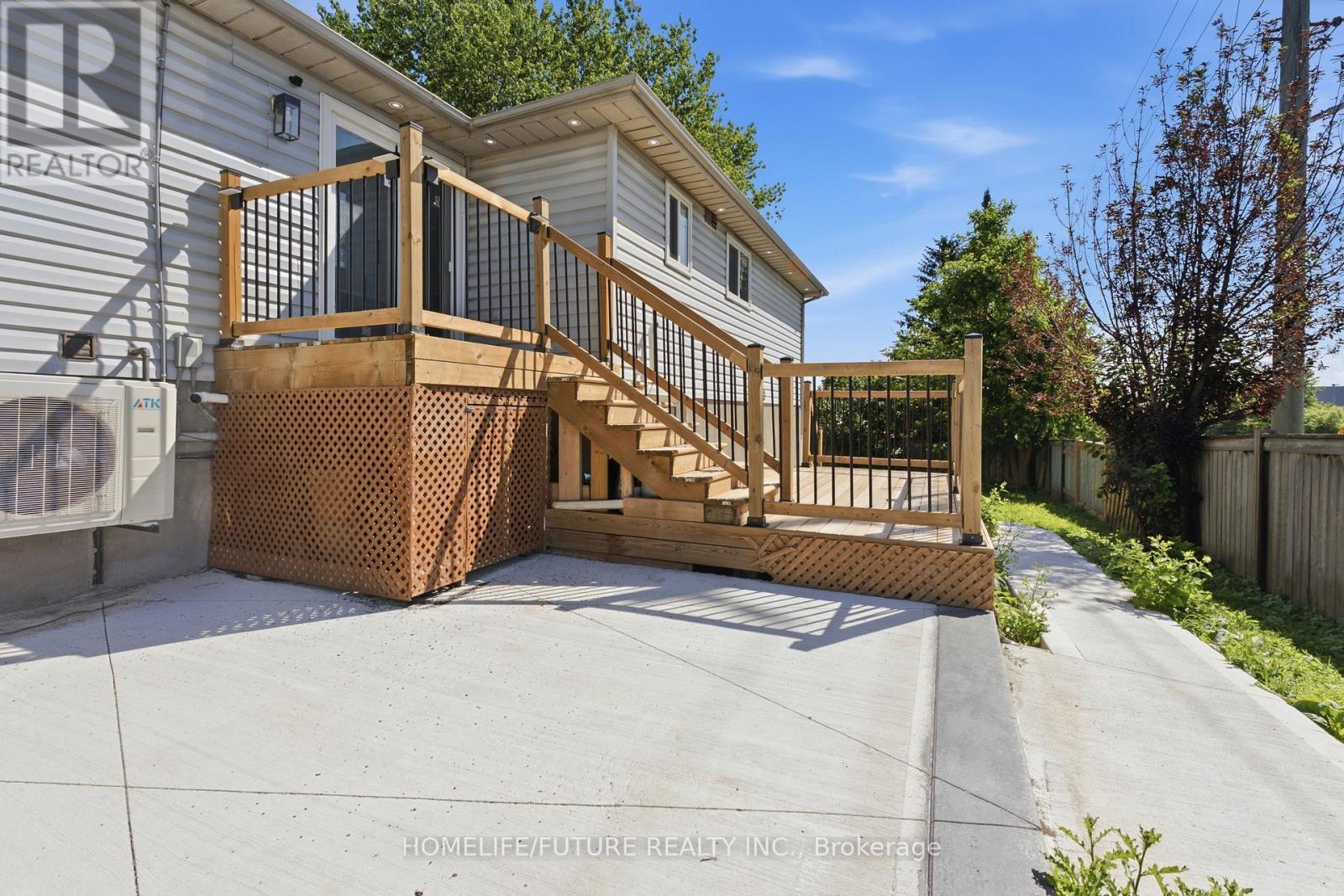1 LOCKHART GATE - 14