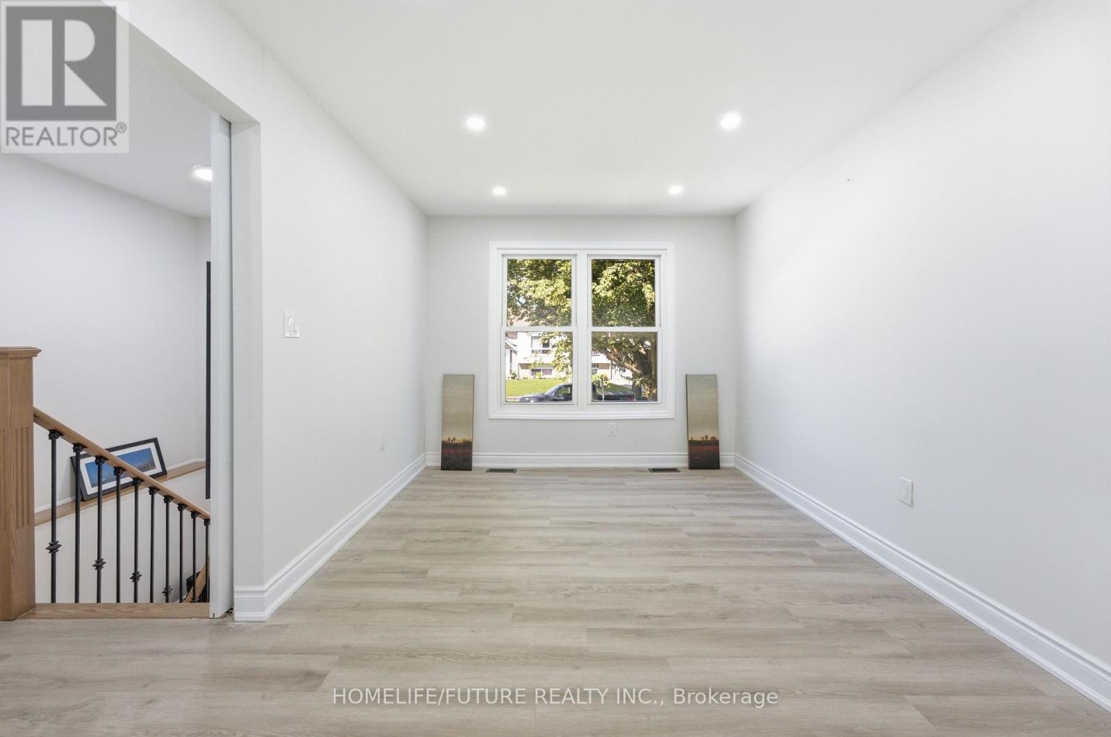 1 LOCKHART GATE - 9