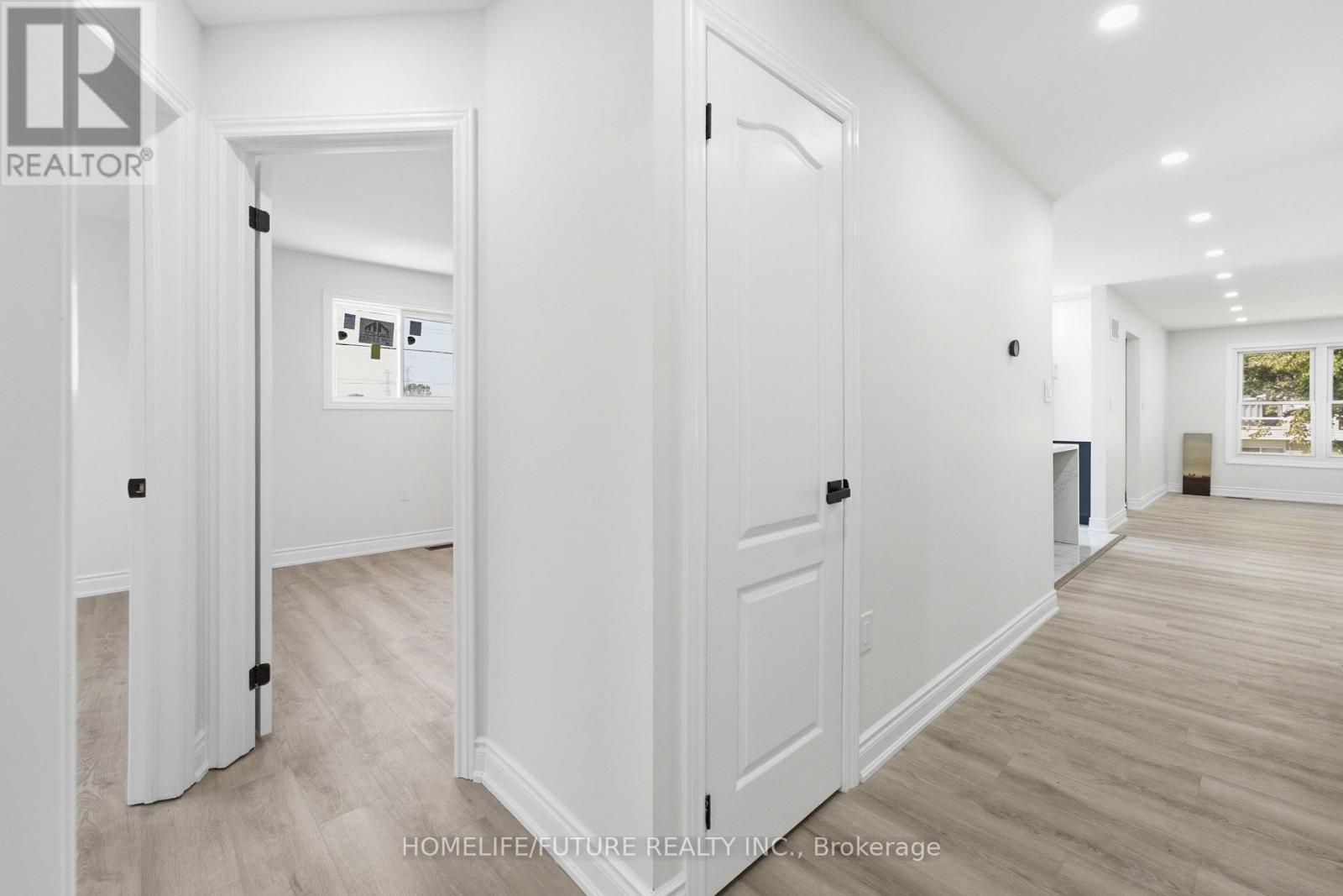 1 LOCKHART GATE - 21