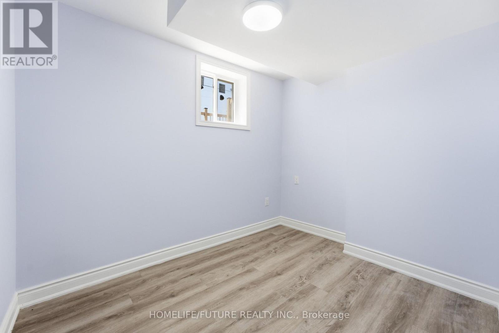 1 LOCKHART GATE - 39