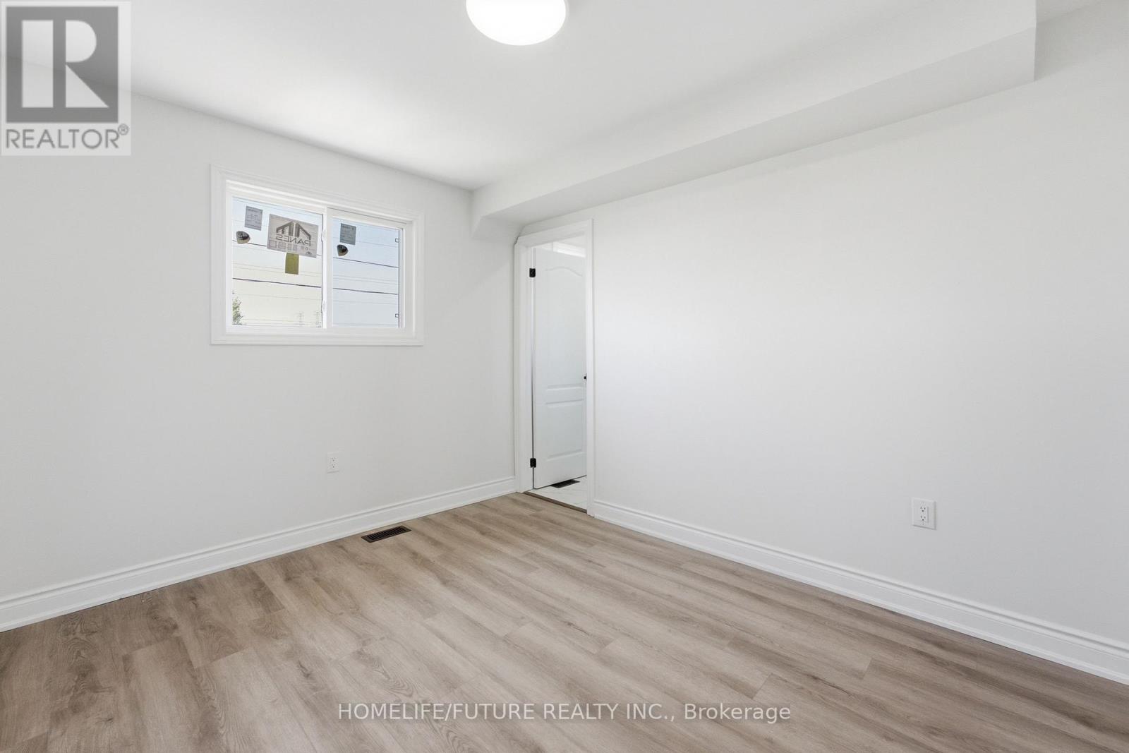 1 LOCKHART GATE - 22