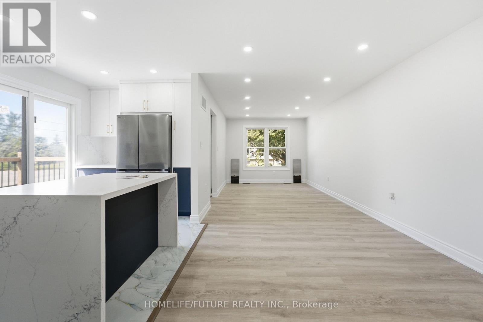 1 LOCKHART GATE - 16