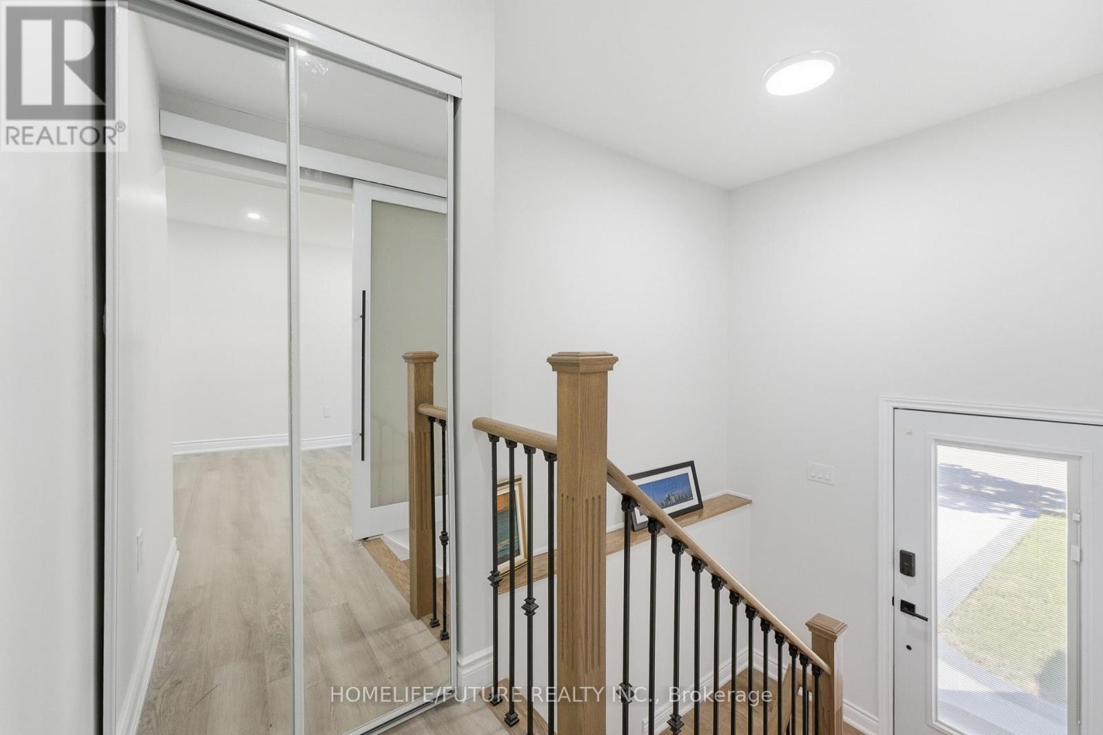 1 LOCKHART GATE - 7